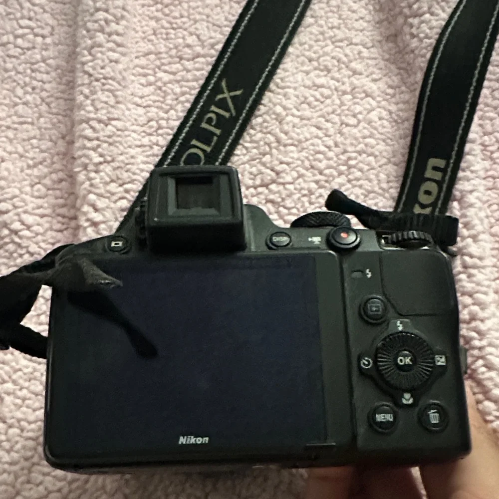 Nikon COOLPIX P510 Black Digital Camera 100% works and functional.